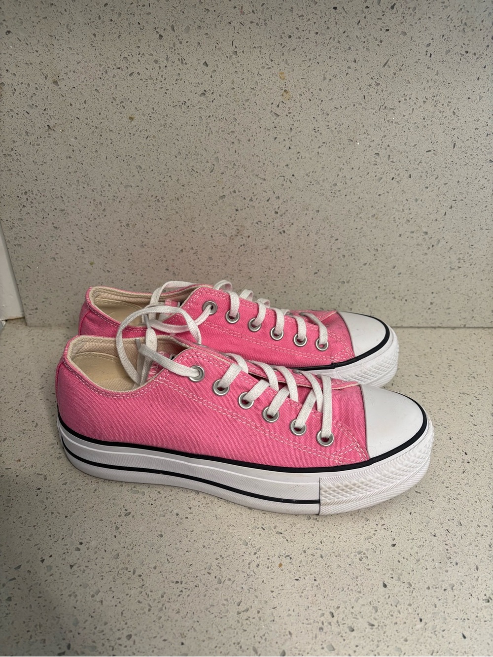 New womens size 6.5 converse brand shoes, #A1332